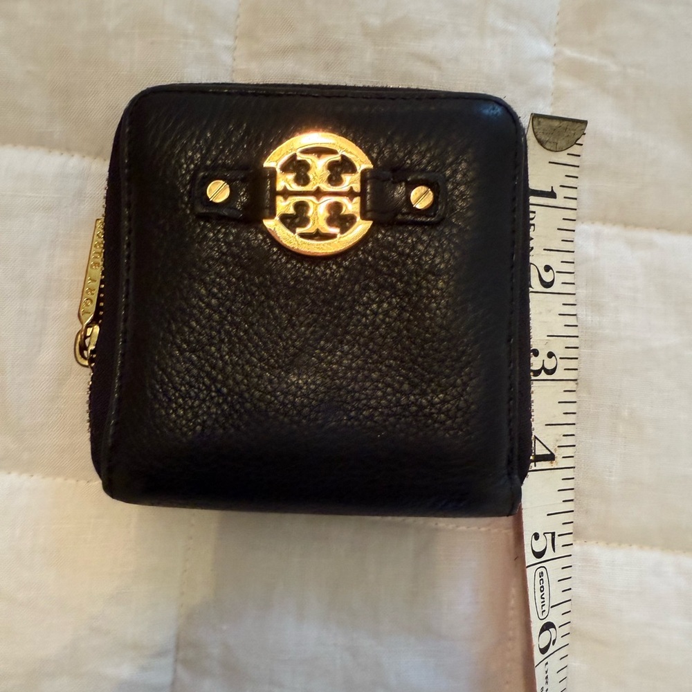 Tory Burch Black Leather Zip Wallet - Picture 7 of 8